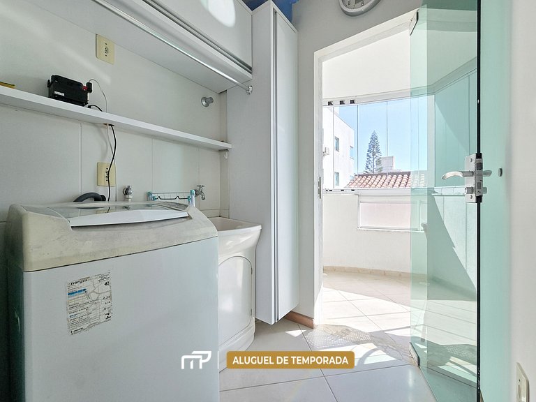 102 - Apto com 02 quartos a poucos metros do mar!