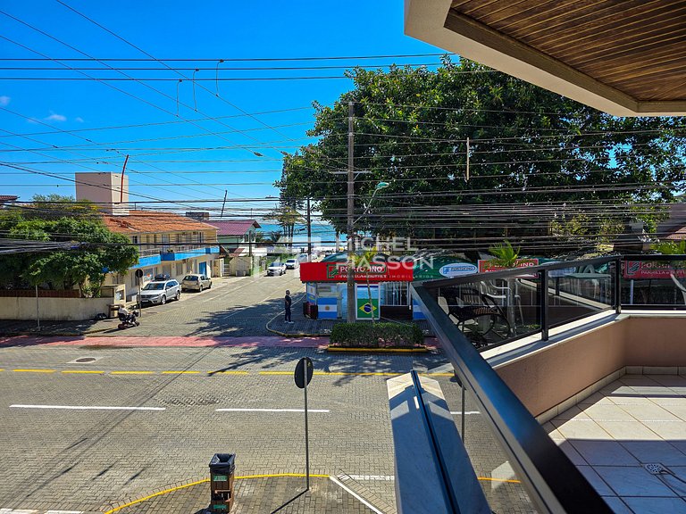 Hospede-se na Avenida da Praia, Perto de Tudo!