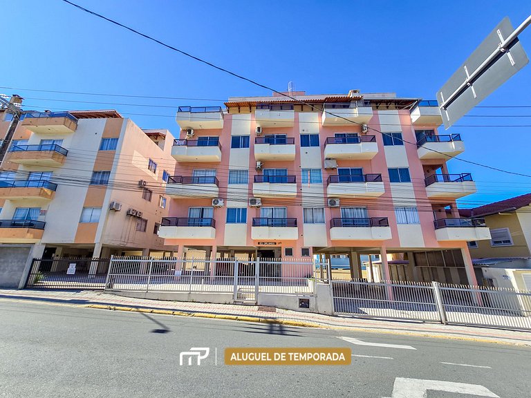112 - Apto com 2 quartos a poucos passos do mar!