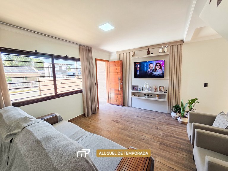 106 - Casa com 3 quartos na Praia de Mariscal
