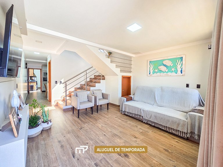 106 - Casa com 3 quartos na Praia de Mariscal