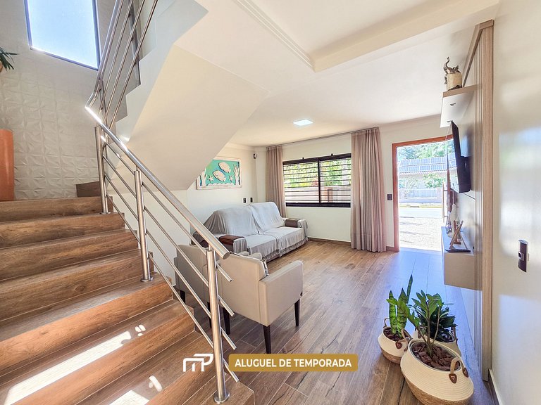 106 - Casa com 3 quartos na Praia de Mariscal