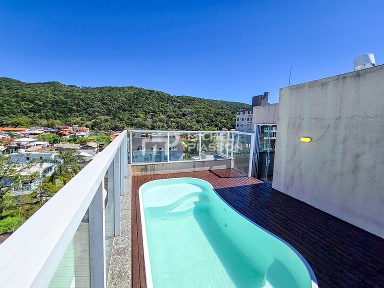 Seu Refúgio na Praia: Cobertura com Piscina