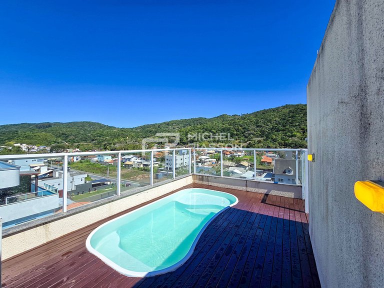 Seu Refúgio na Praia: Cobertura com Piscina