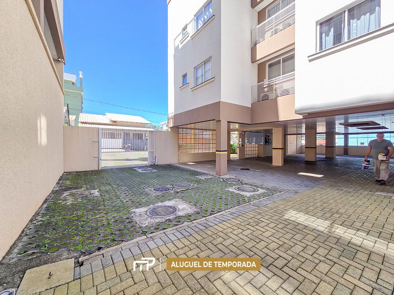 111 - Cobertura com 03 quartos e piscina