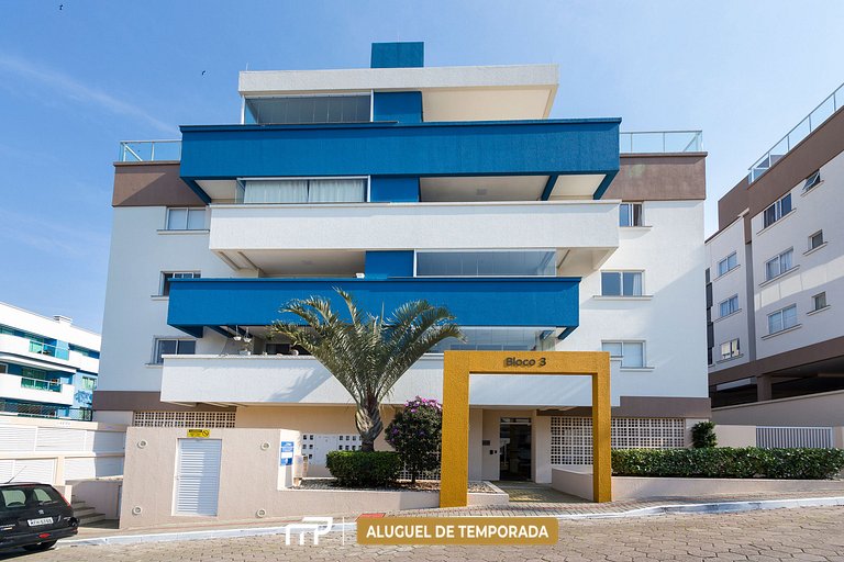 111 - Cobertura com 03 quartos e piscina