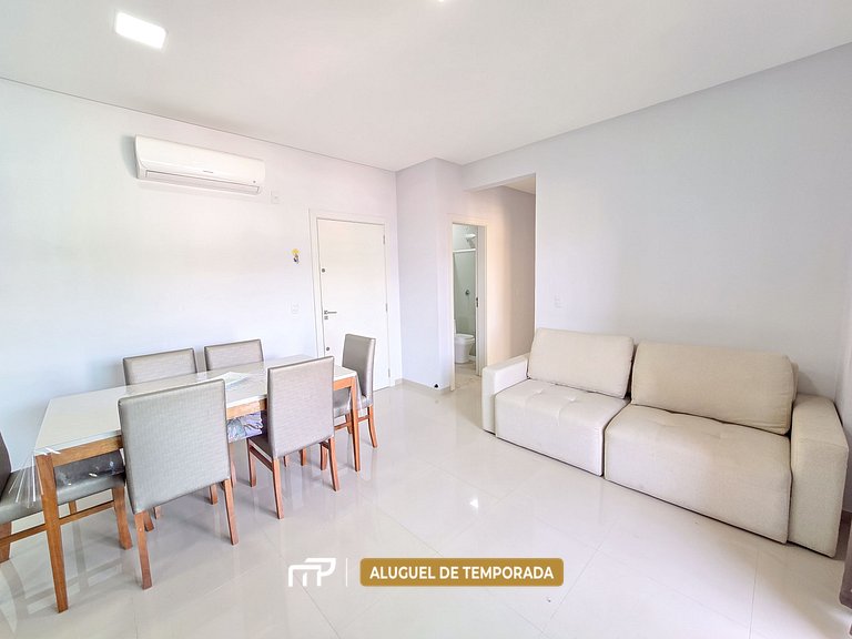 101 - Apto com 02 quartos na Praia de Bombas