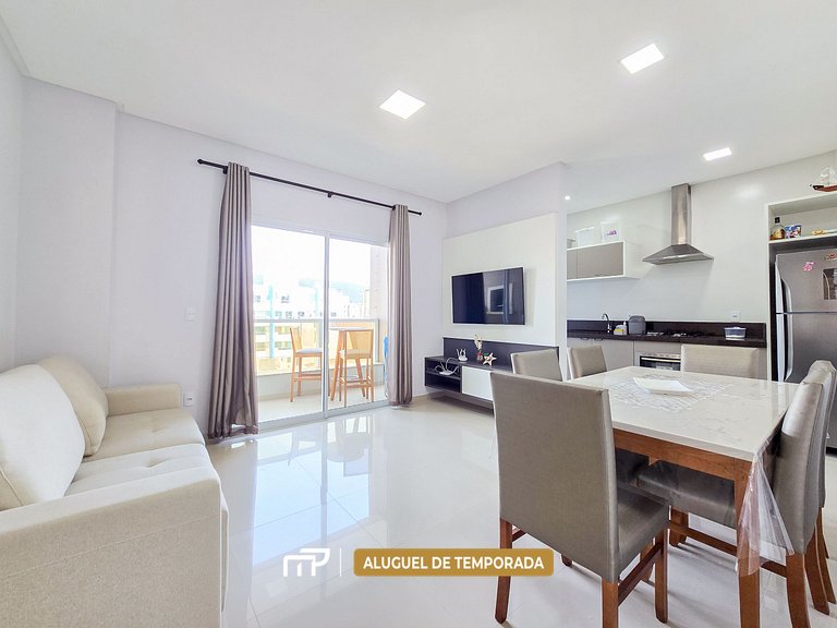 101 - Apto com 02 quartos na Praia de Bombas