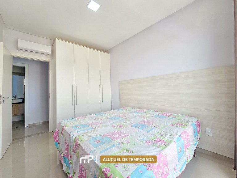 101 - Apto com 02 quartos na Praia de Bombas