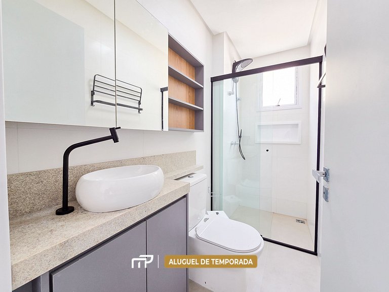 110 - Apto com 02 quartos, próximo à praia