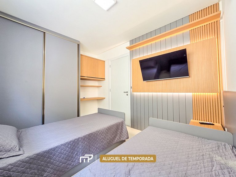 110 - Apto com 02 quartos, próximo à praia
