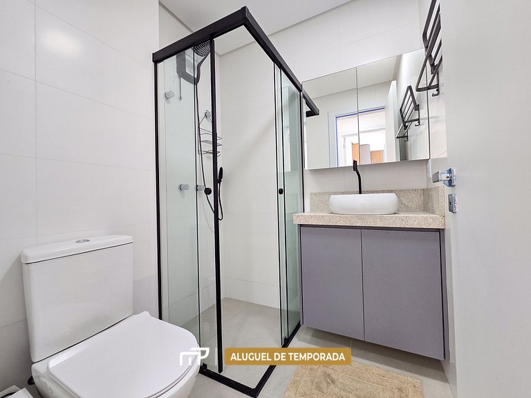 110 - Apto com 02 quartos, próximo à praia