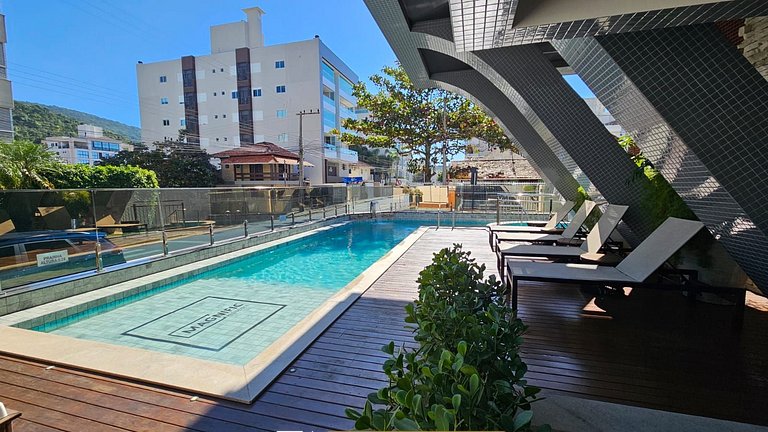 115 - Apartamento com 2 suítes a 300m do mar