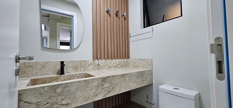 115 - Apartamento com 2 suítes a 300m do mar