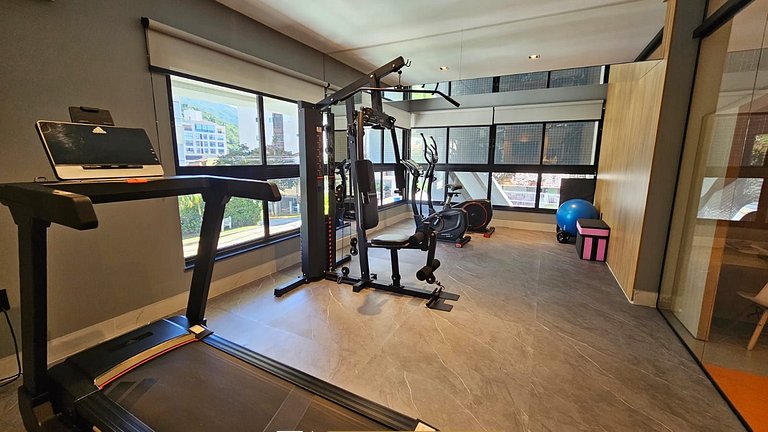 115 - Apartamento com 2 suítes a 300m do mar
