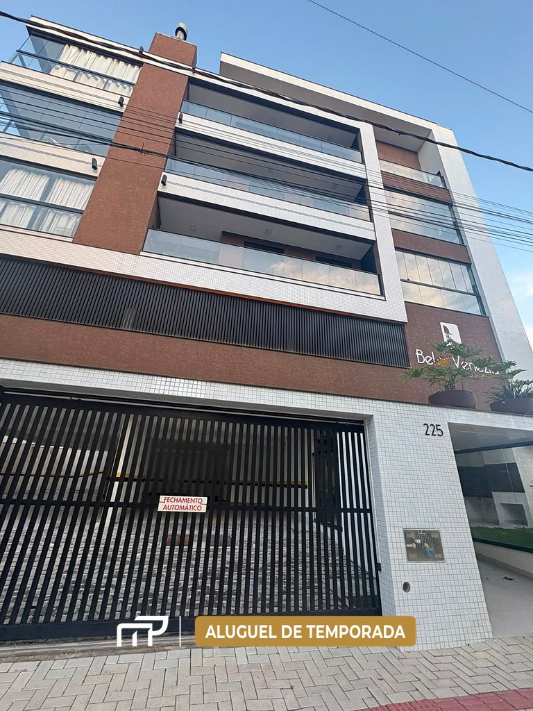 114 - Apartamento com 2 suítes, próximo à praia