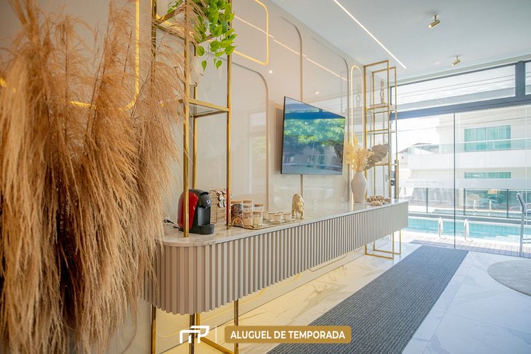 117B - Flat com vista morro, 70m da praia