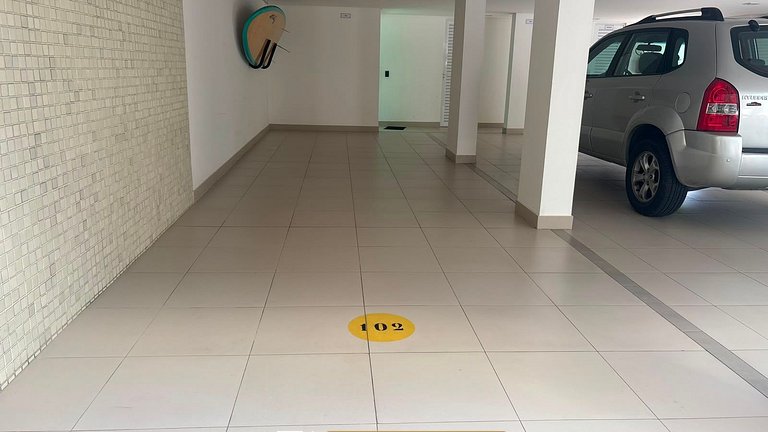 116 - Apto pé na areia com 03 suítes