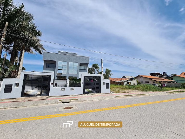 125 - Casa com 3 Quartos e Área Gourmet