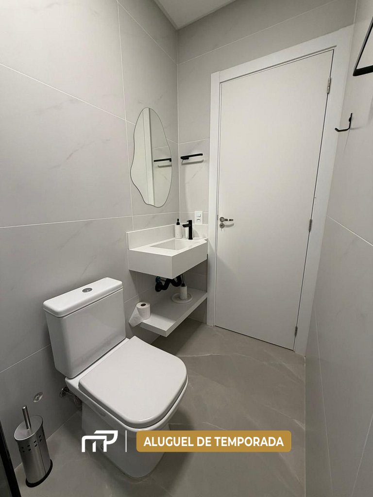 127A - Flat 120 metros da praia de Bombas