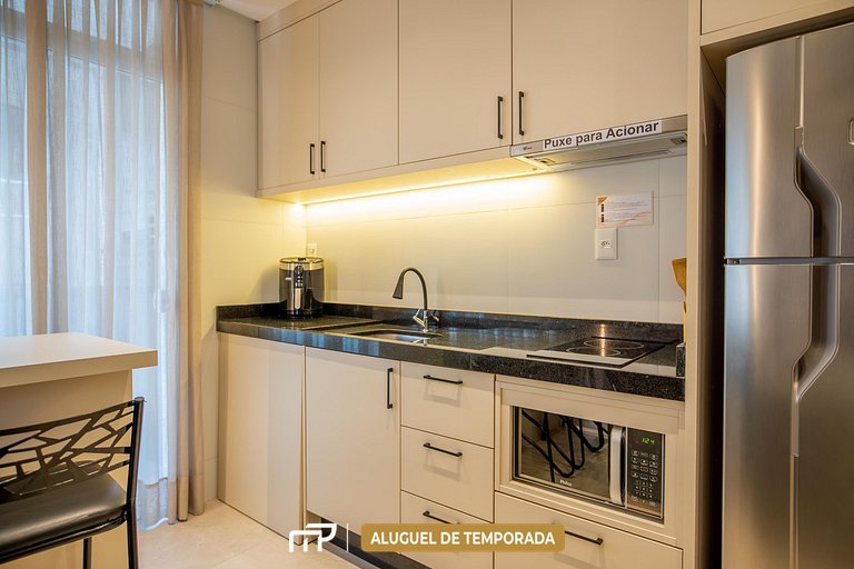 126 - Flat com piscina aquecida e jacuzzi