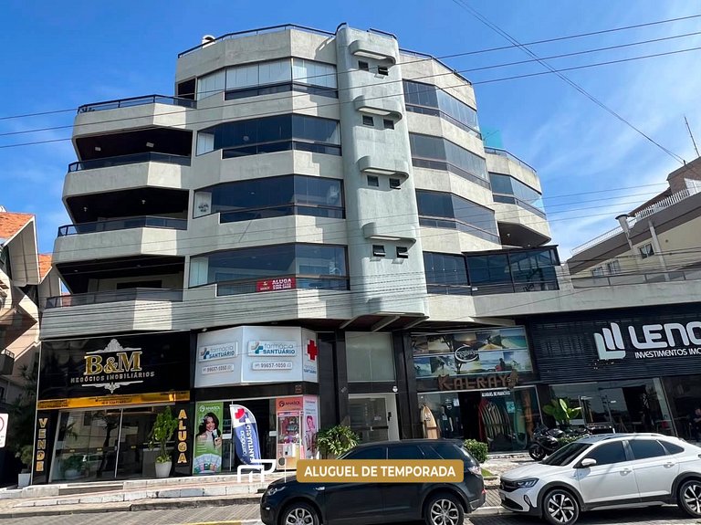 131 - Apto 2 Quartos a 30m da Praia de Bombas
