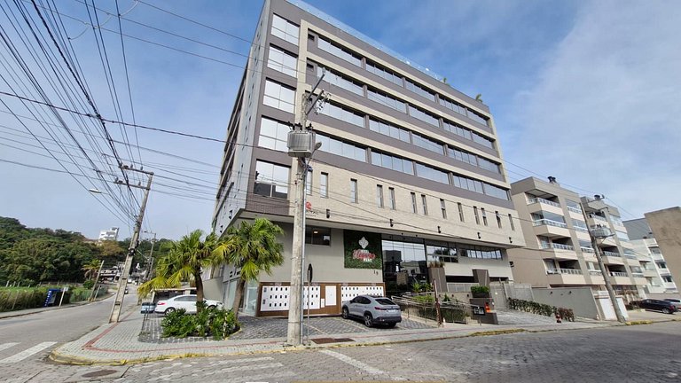 126 - Flat com piscina aquecida e jacuzzi