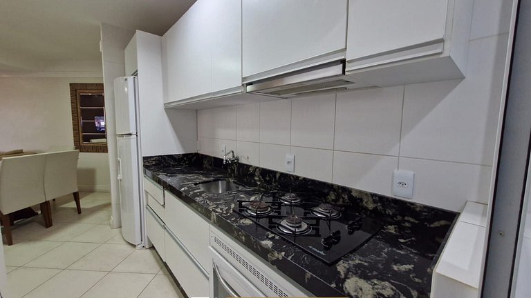 129 - Apto com 3 quartos a 250m da Praia de Bombas