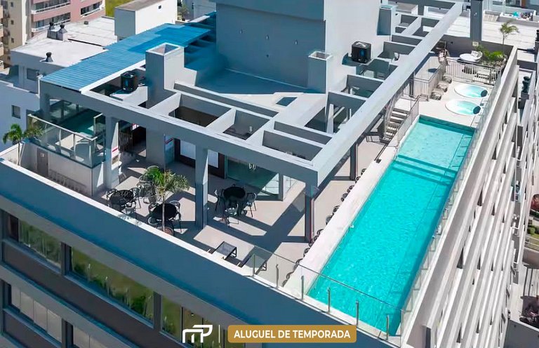 126 - Flat com piscina aquecida e jacuzzi