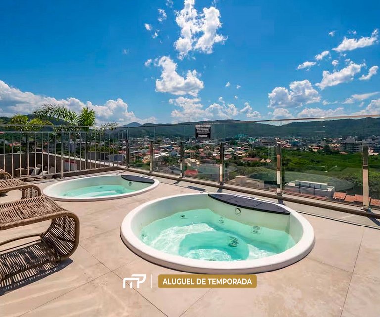 126 - Flat com piscina aquecida e jacuzzi