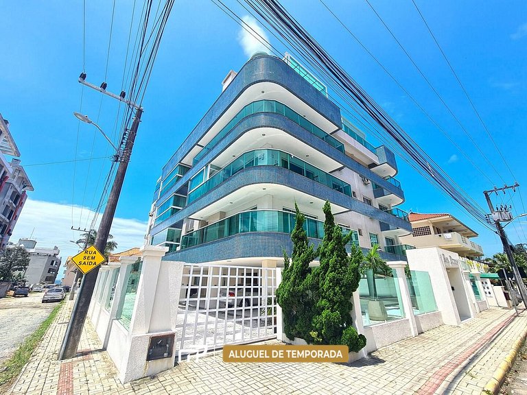 132 - Apartamento a 190 metros da Praia de Bombas