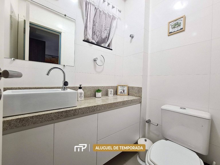 132 - Apartamento a 190 metros da Praia de Bombas