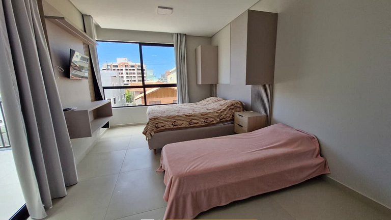 137A - Flat em Bombas a 120m da Praia