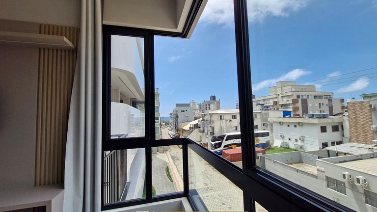 137A - Flat em Bombas a 120m da Praia