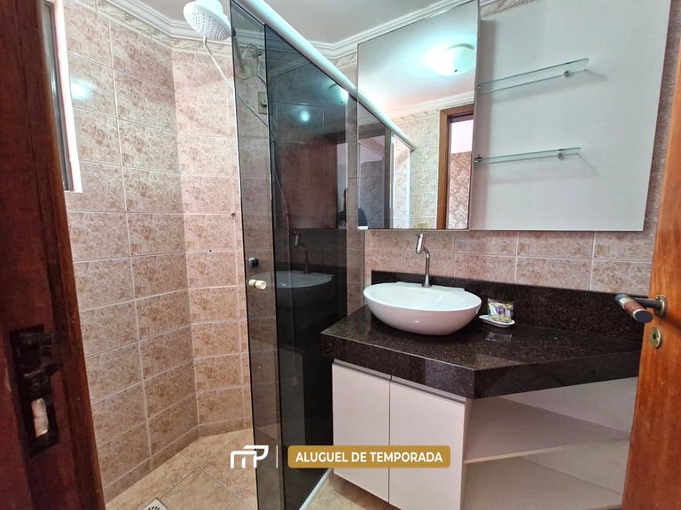 123B - Apartamento com 3 quartos, 120m do mar