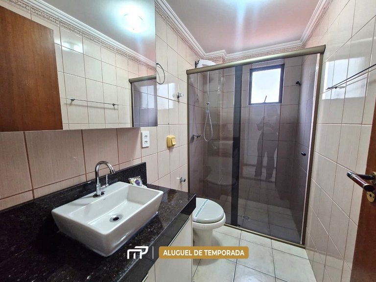 123B - Apartamento com 3 quartos, 120m do mar