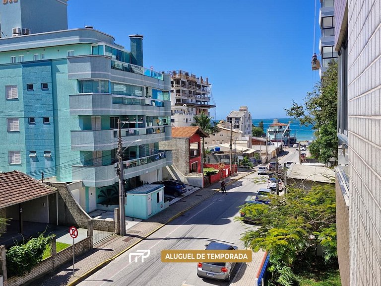 123B - Apartamento com 3 quartos, 120m do mar